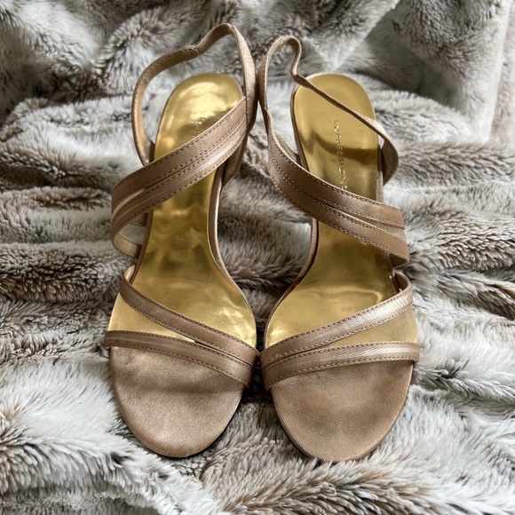 Gold High Heels - Size 6M - Picture 1 of 6
